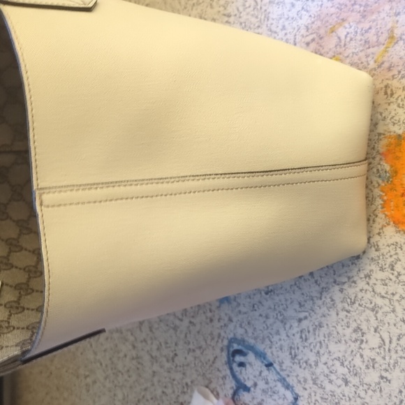 GUCCI REVERSABLE TOTE GG SMALL - Picture 14 of 16